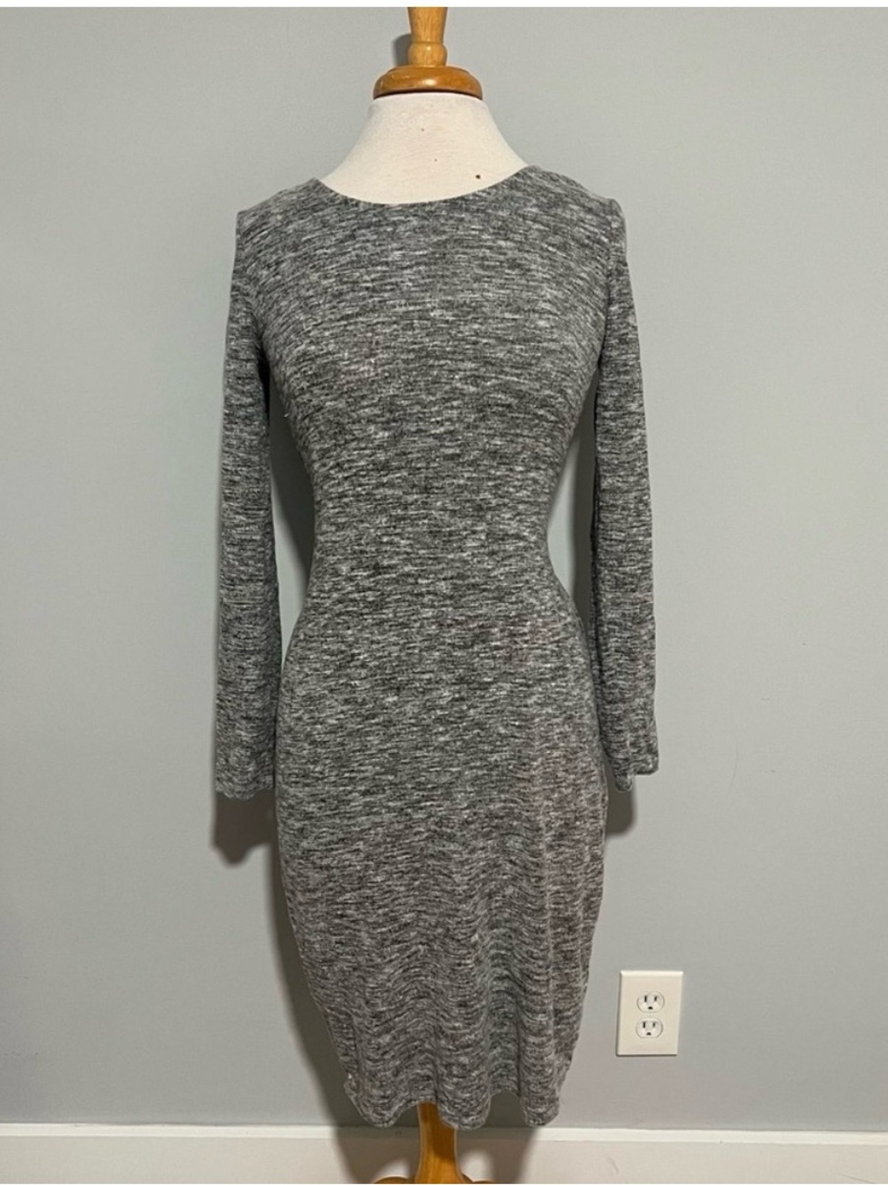 A Pea in the Pod Gray Longsleeve Maternity Dress Size M Pregnancy Comfy Classic